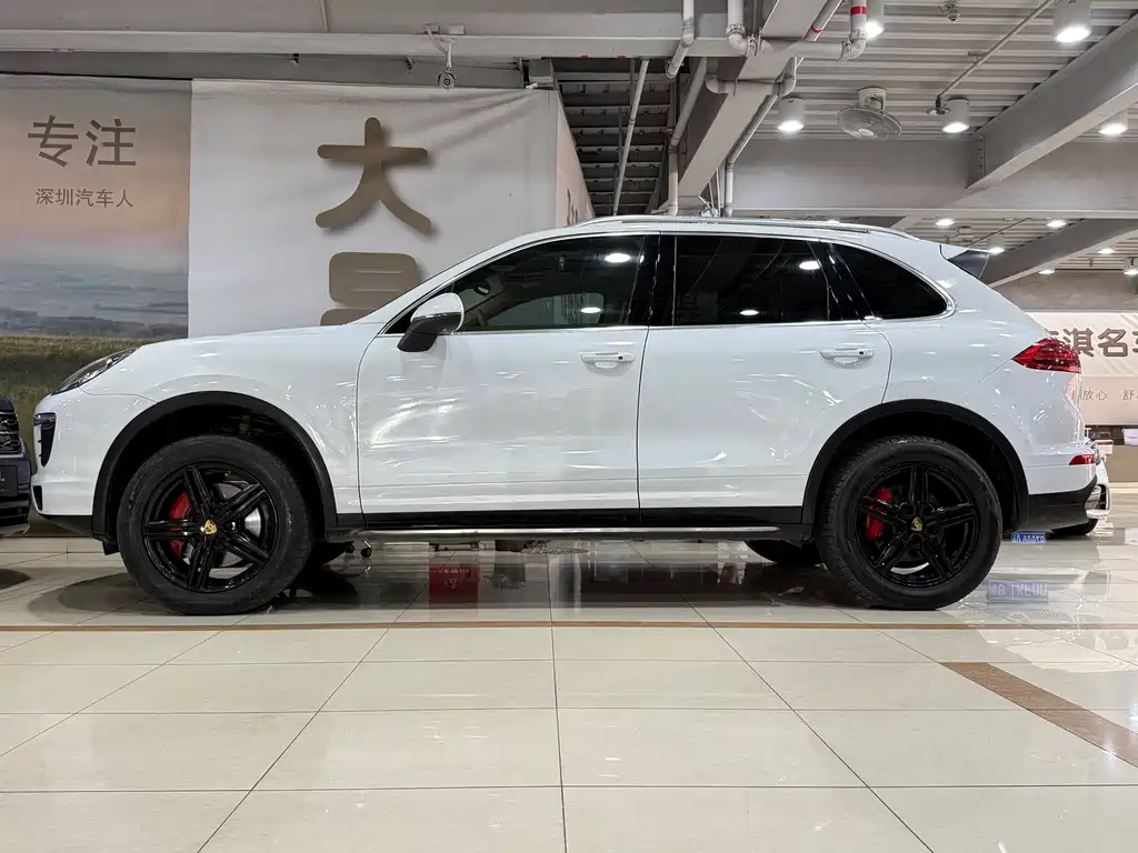Porsche Cayenne — миниатюра 4