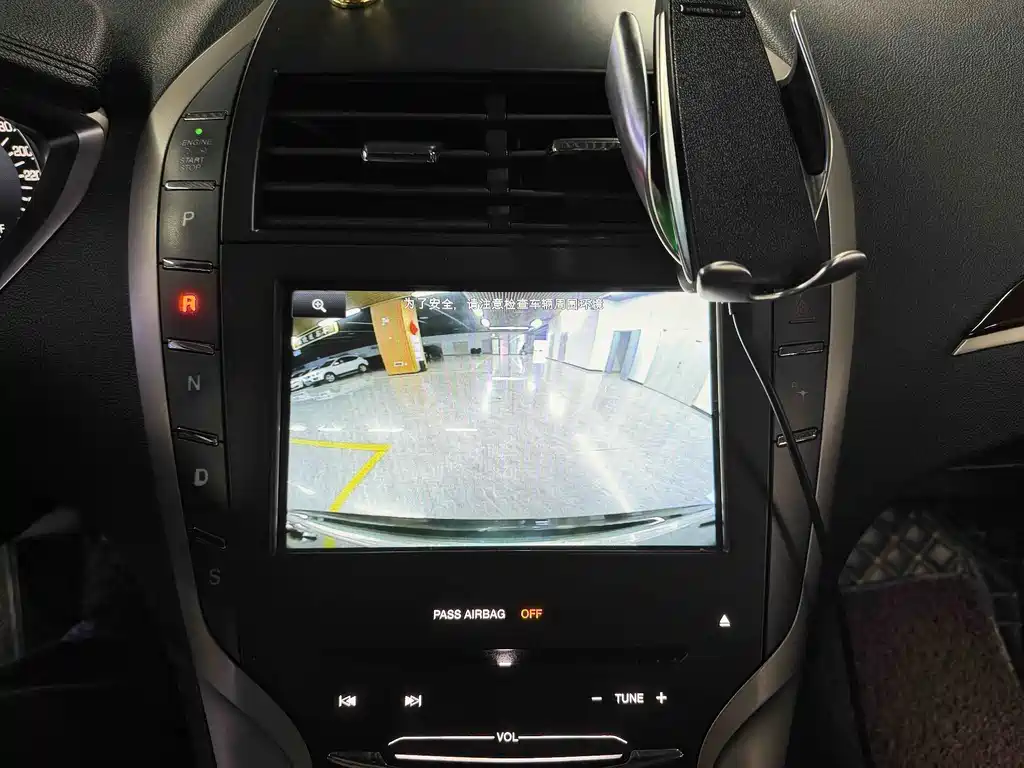 Lincoln MKZ — миниатюра 13
