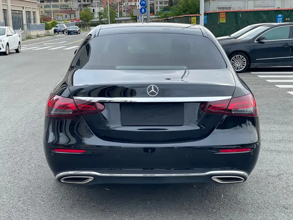 Mercedes-Benz E-Class — миниатюра 8