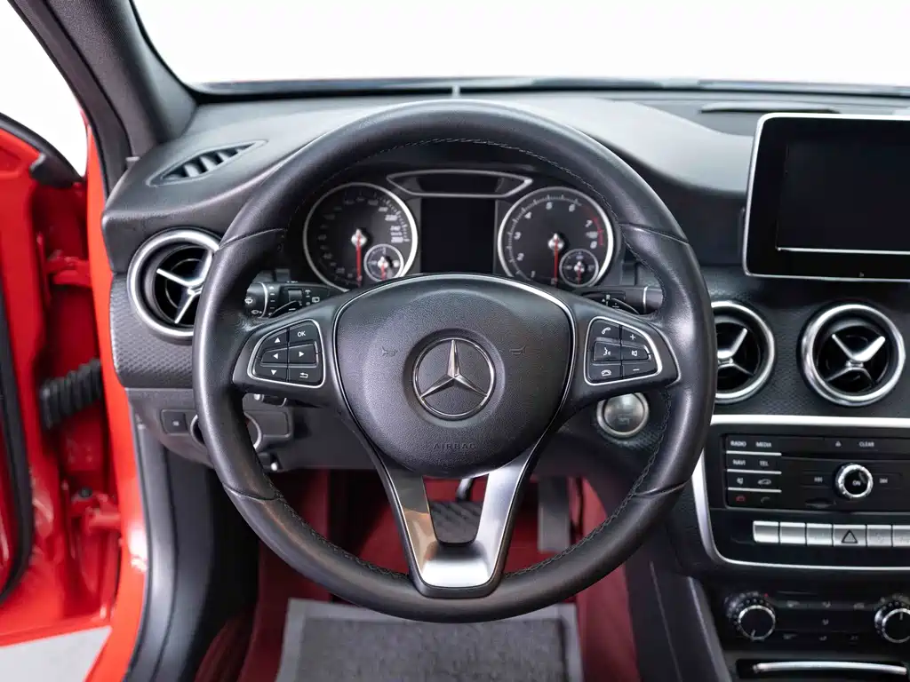 Mercedes-Benz A-Class (Import) — миниатюра 13