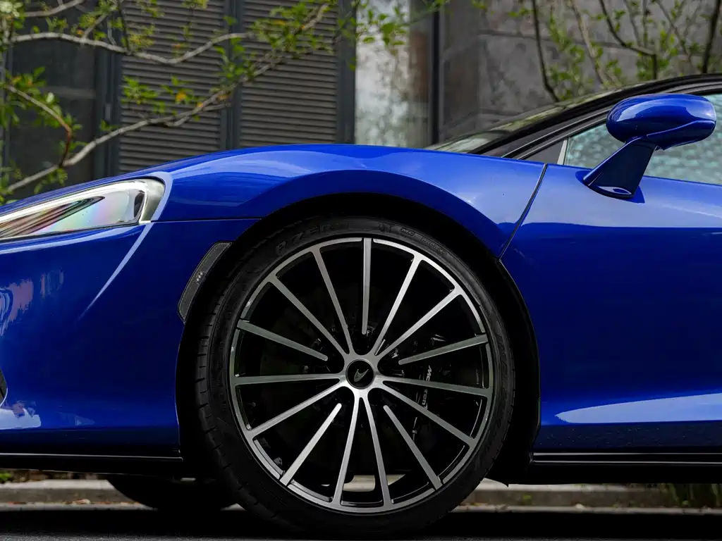 McLaren GT — миниатюра 4