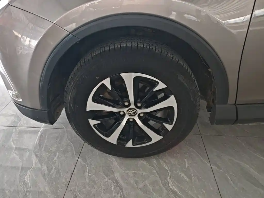 Toyota RAV4 — миниатюра 23