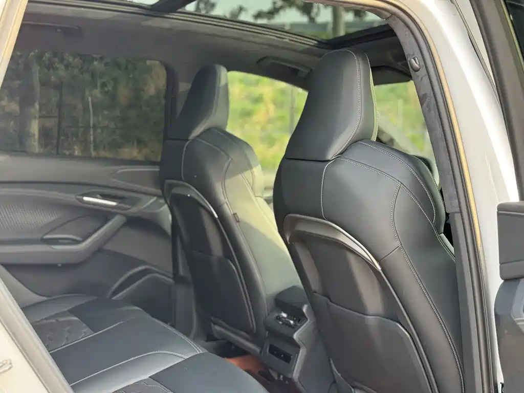 Audi Q6L e-tron