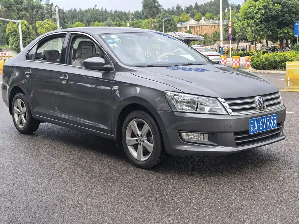 Volkswagen Santana — миниатюра 2