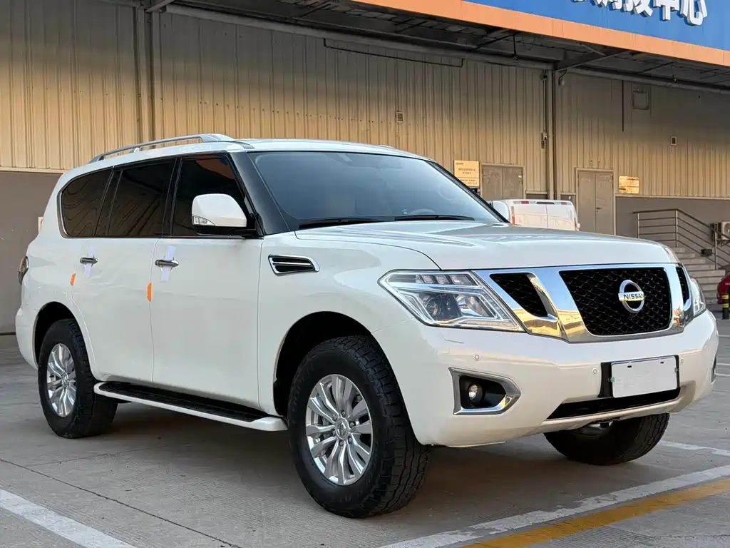 Nissan Patrol — миниатюра 3
