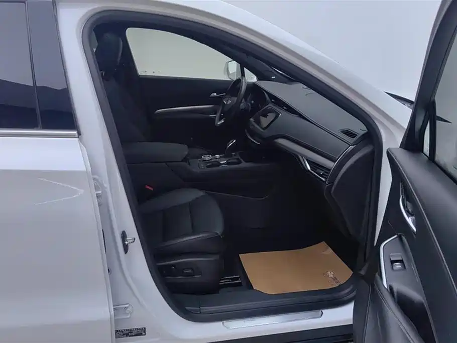 Cadillac XT4 2022 28T Luxury