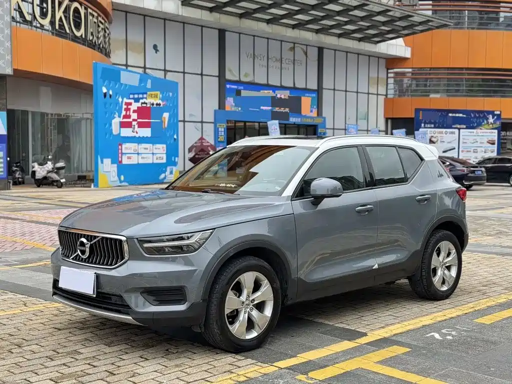 Volvo XC40