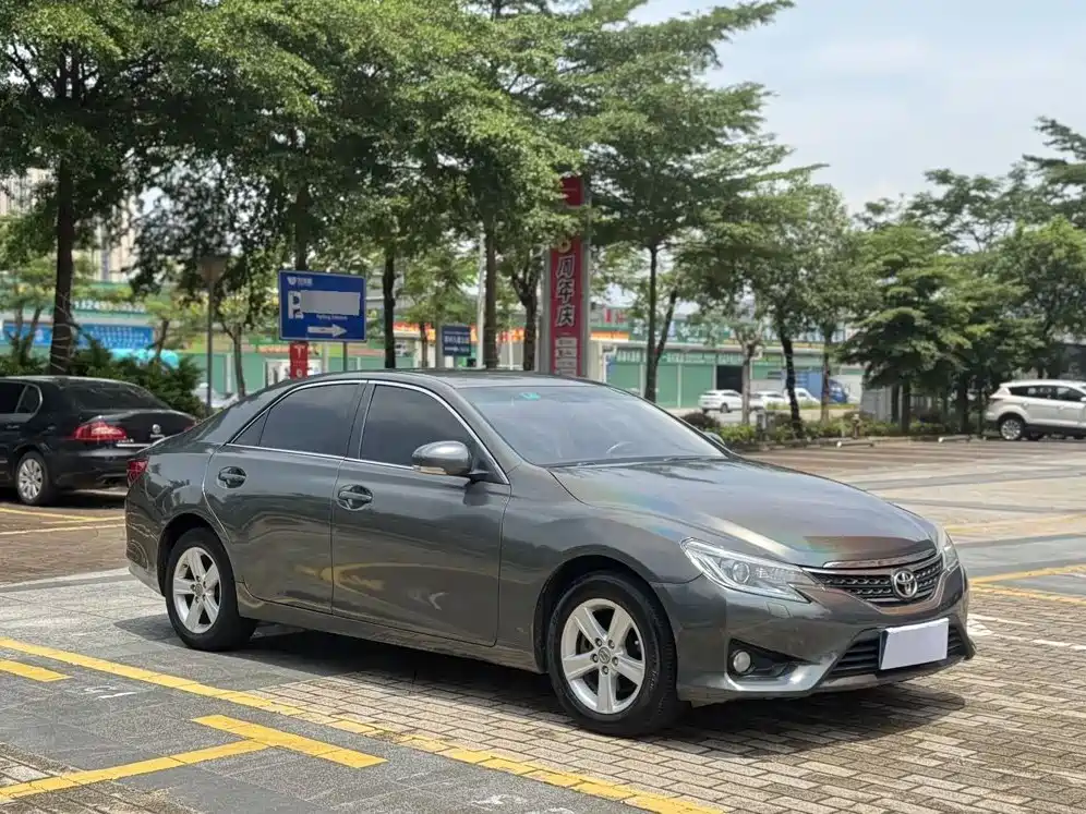Toyota Reiz — миниатюра 4