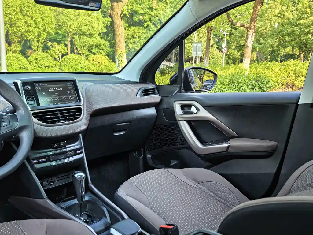 Peugeot 2008 — миниатюра 16