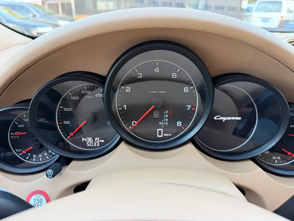 Porsche Cayenne — миниатюра 12