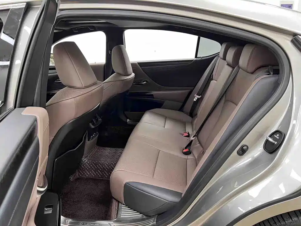 Lexus ES — миниатюра 15