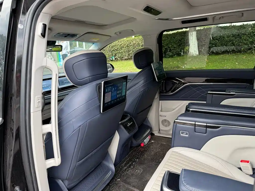 Maxus G90 2022 2.0T мест