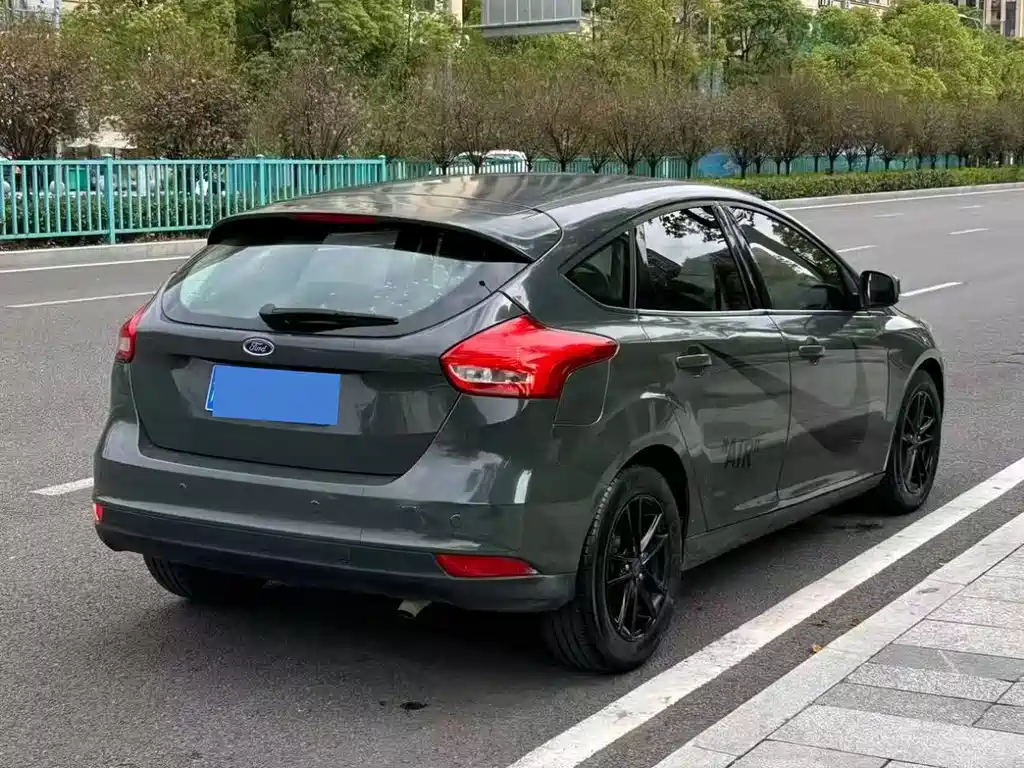 Ford Focus — миниатюра 9