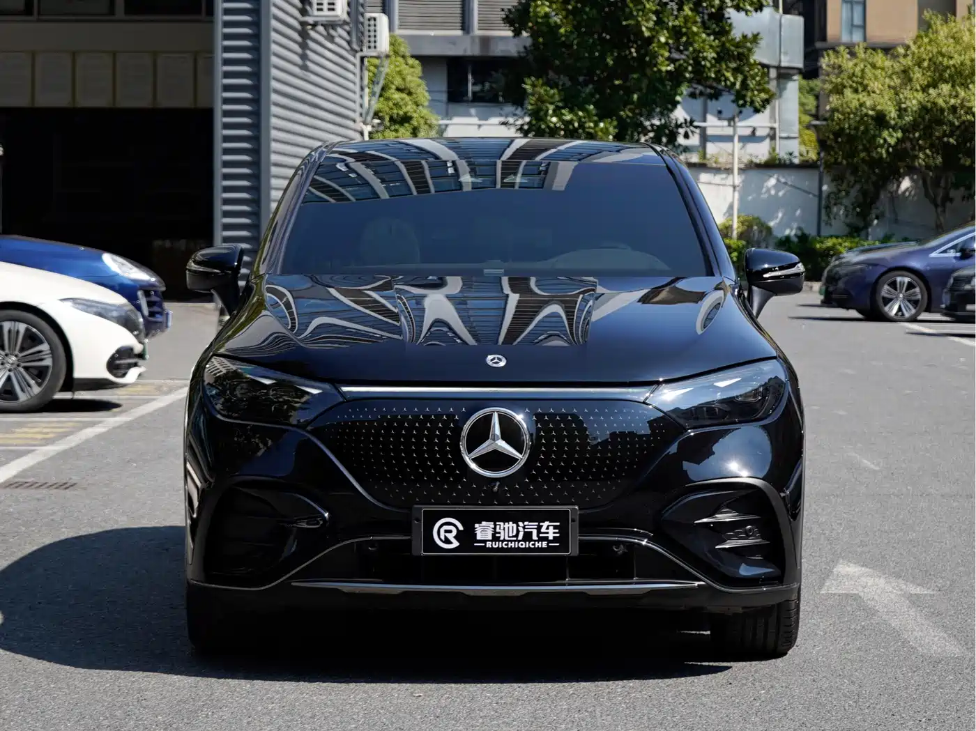 Mercedes-Benz EQE SUV