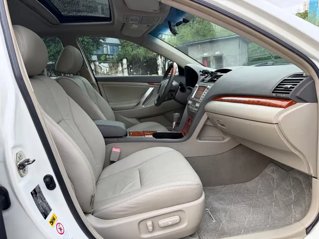 Toyota Camry — миниатюра 10