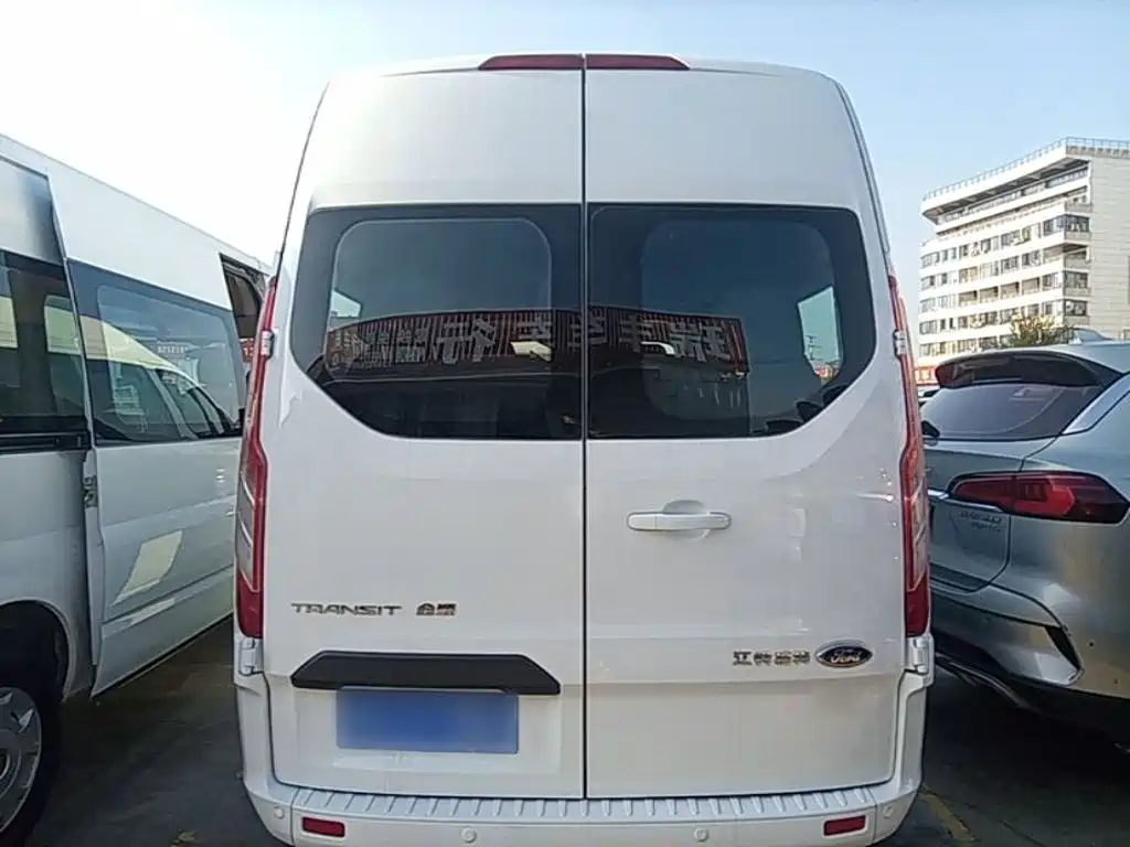Ford Transit — миниатюра 6