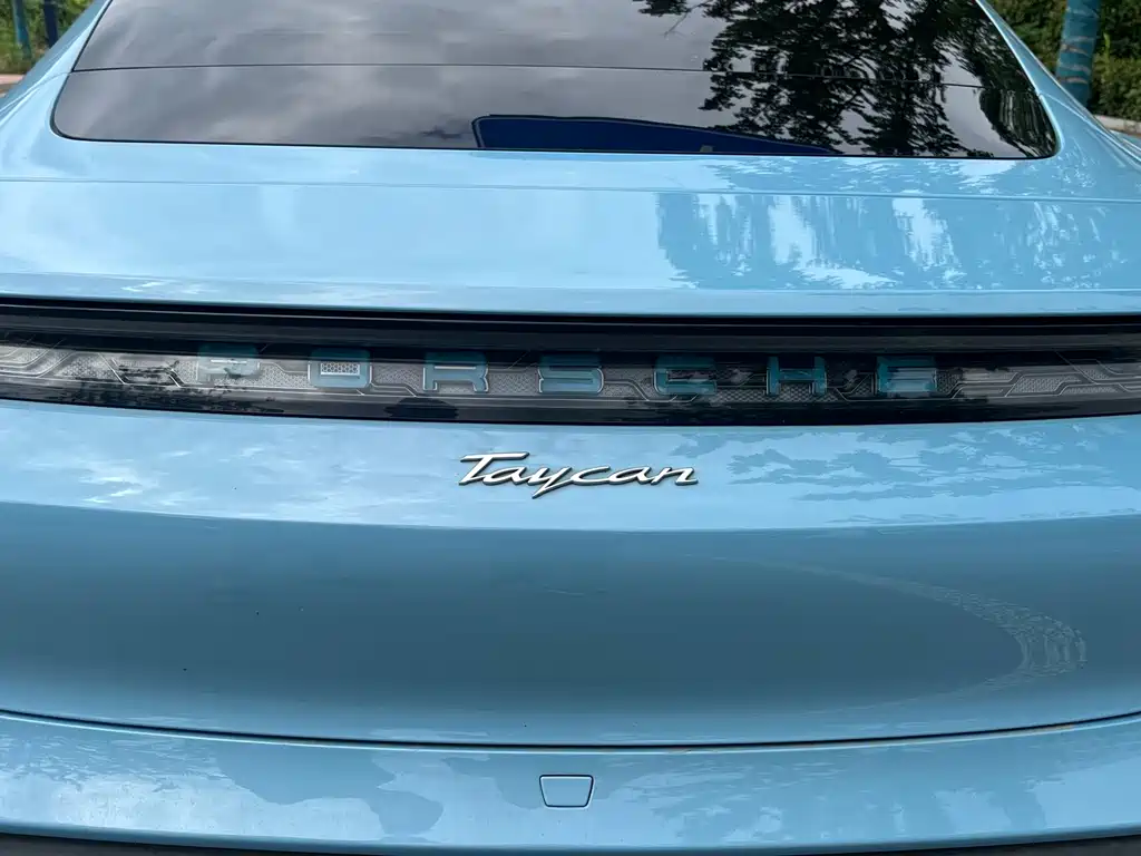 Porsche Taycan — миниатюра 5