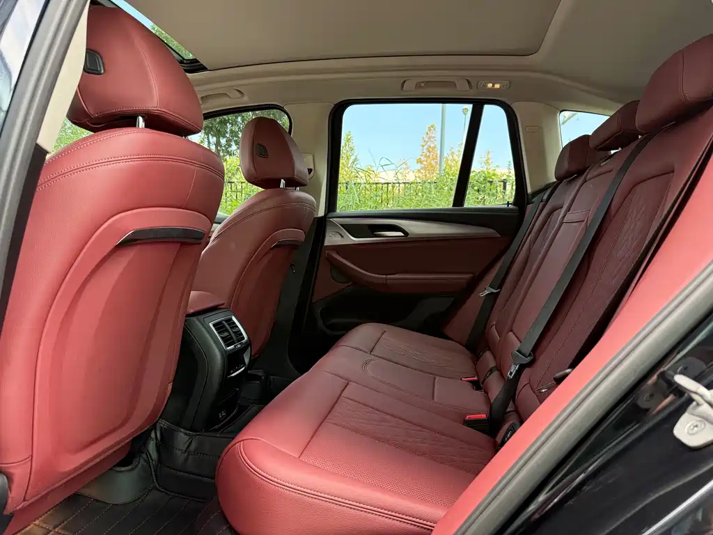 BMW iX3 — миниатюра 19