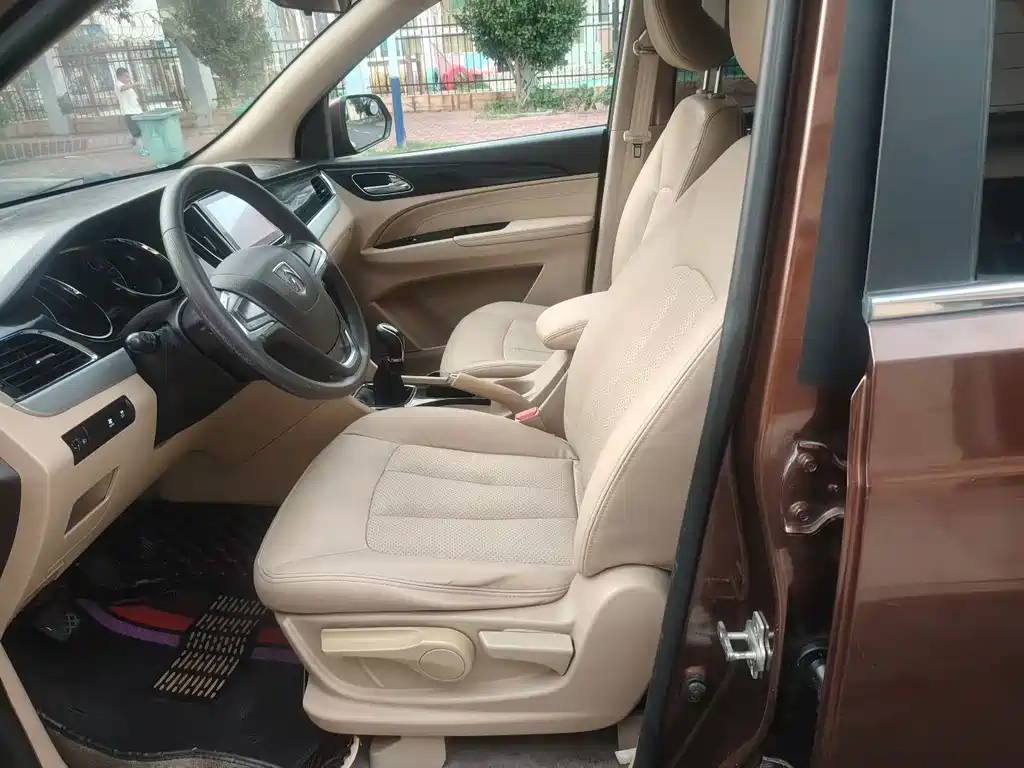 Baojun 730 1.5L Manual Luxury Type 7 seats, фото 3