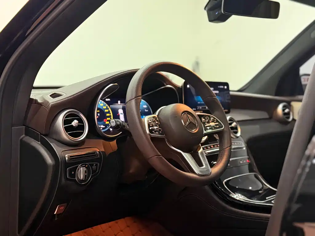 Mercedes-Benz GLC 2022 GLC 260 L 4MATIC