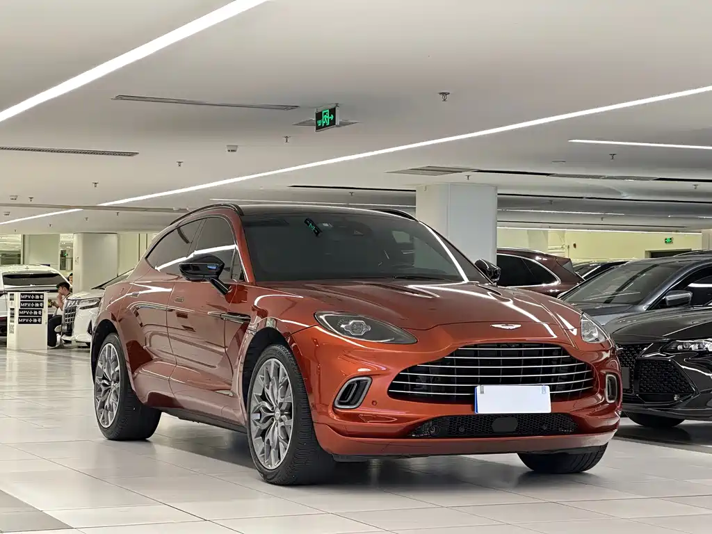 Aston Martin DBX — миниатюра 3