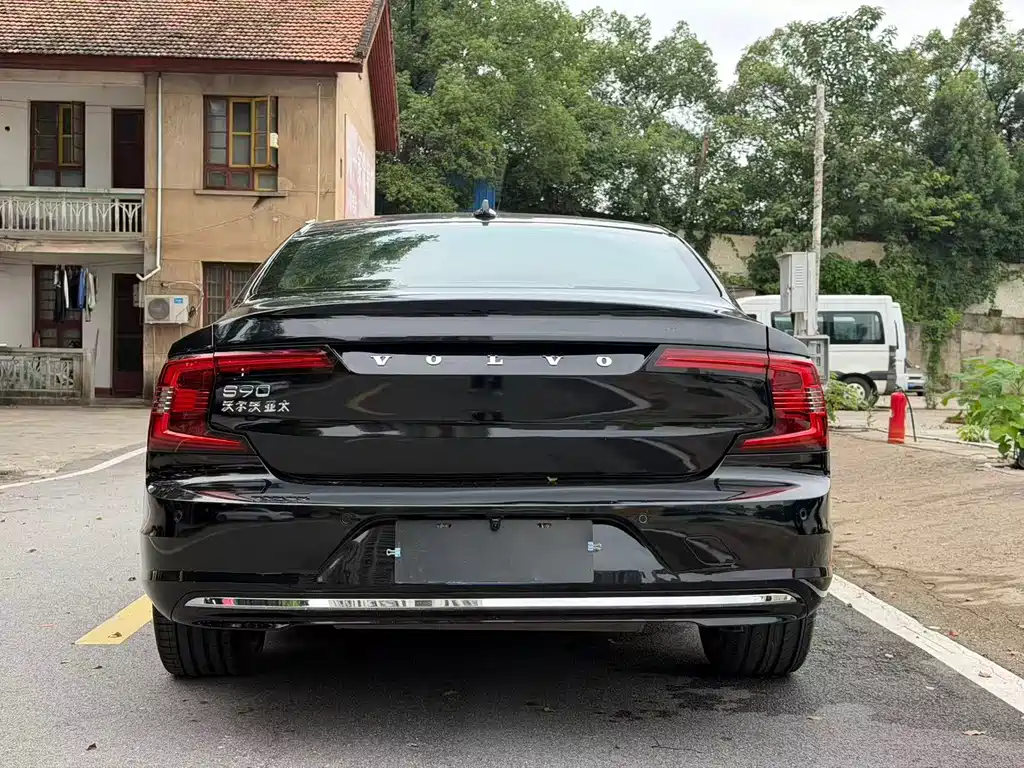 Volvo S90 — миниатюра 9