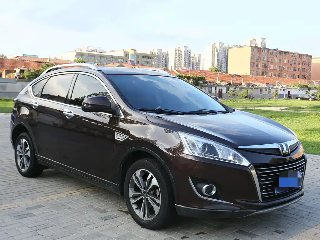 Luxgen U6 — миниатюра 3
