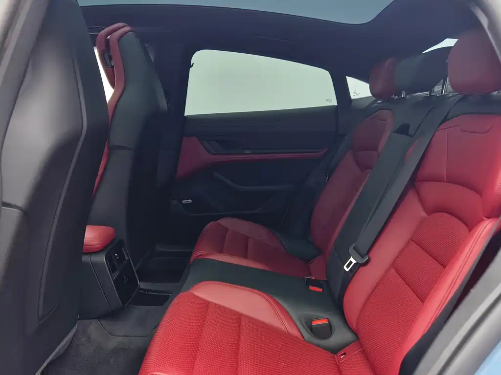 Porsche Taycan — миниатюра 10