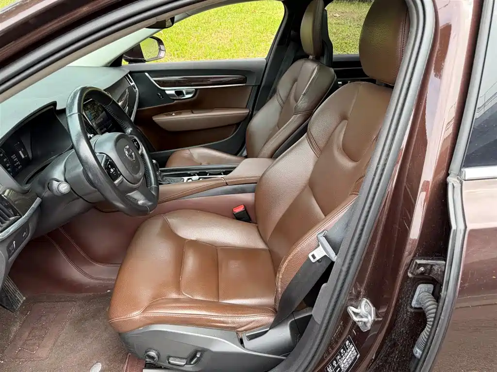Volvo S90 2017 T4