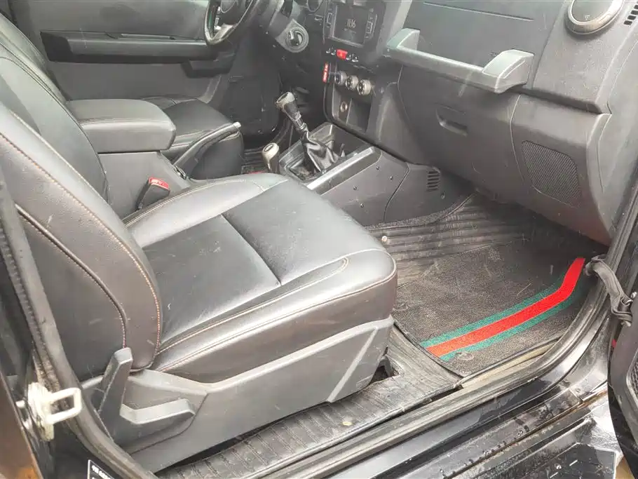 BAIC BJ40 2016 40L 2.0T MT Luxury