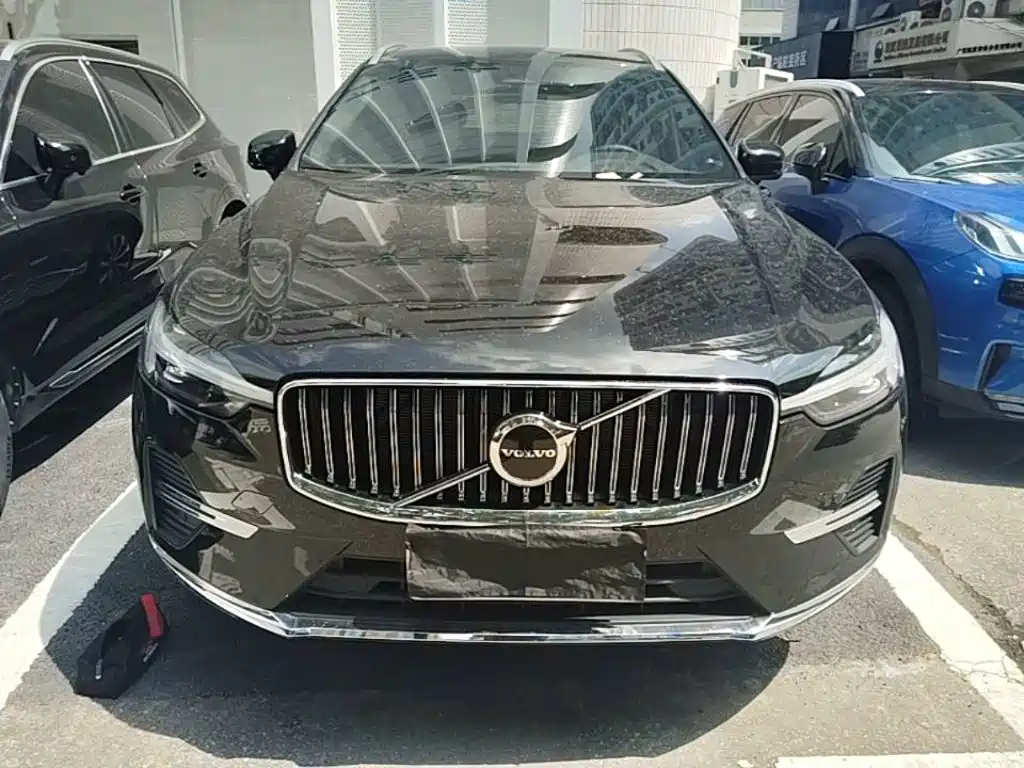 Volvo XC60 2025 B5 Luxury