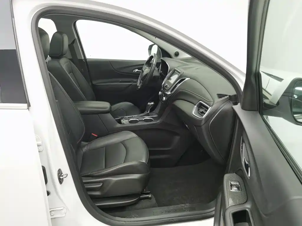 Chevrolet Equinox — миниатюра 23