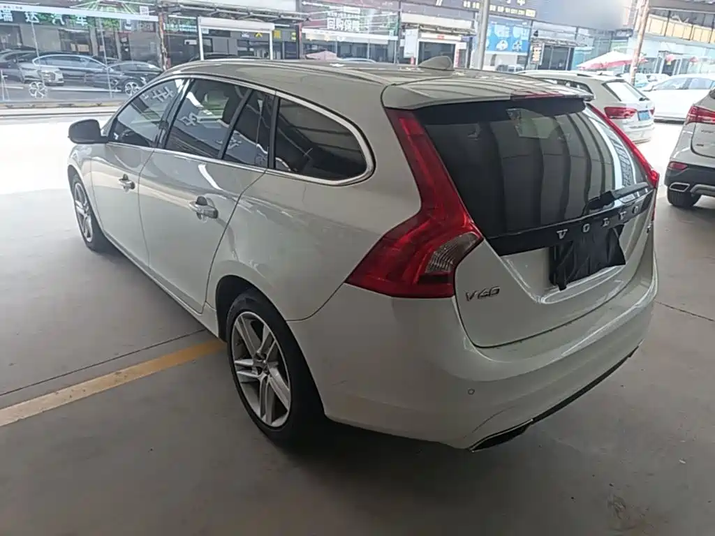 Volvo V60 — миниатюра 5