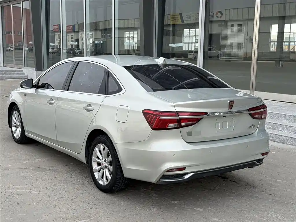 ROEWE I6 NEW ENERGY