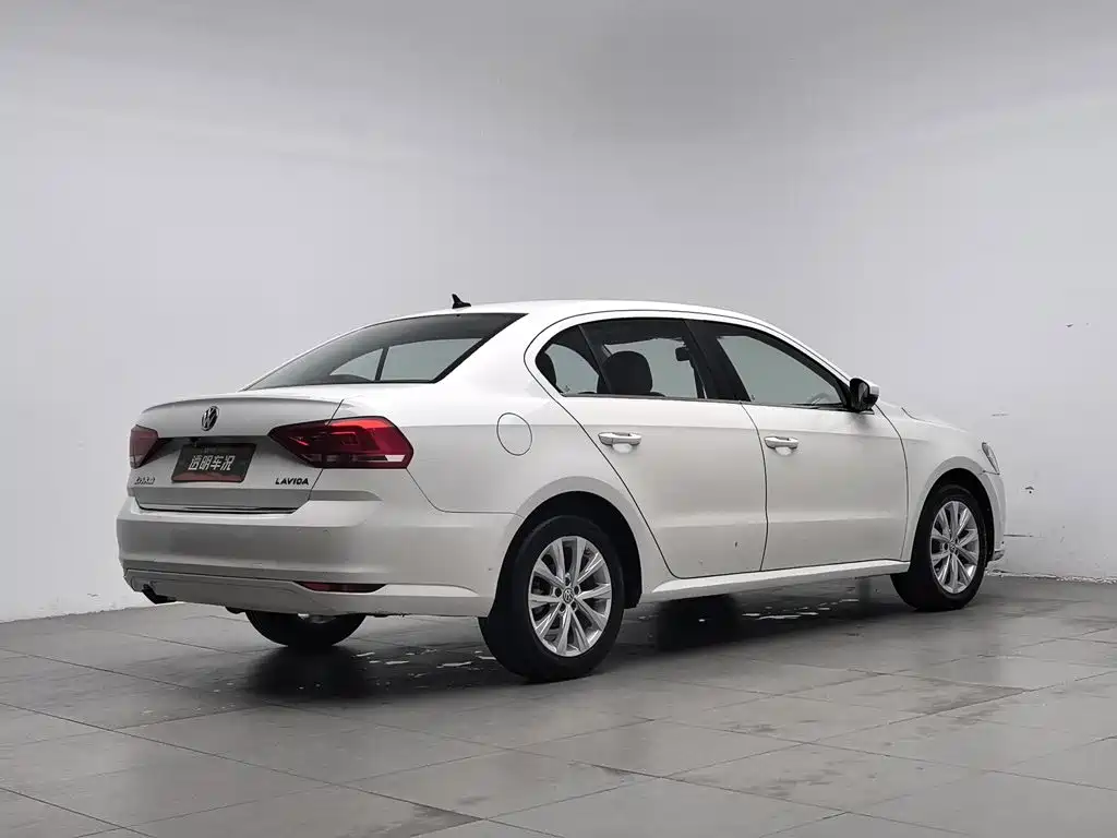 Volkswagen Lavida — миниатюра 2