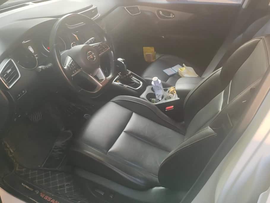 Nissan Qashqai 2.0 л 2021 г. Белый, пробег 24900 км