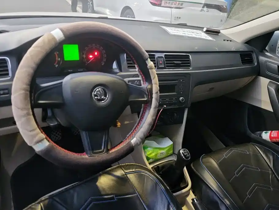 Skoda Rapid — миниатюра 12