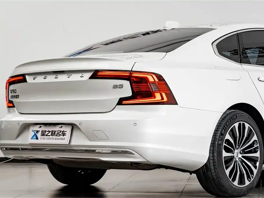 Volvo S90 2023 B5 Luxury
