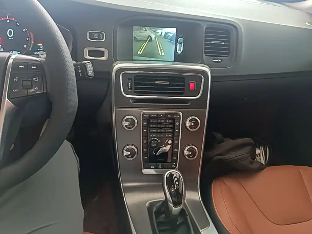 Volvo V60 — миниатюра 13