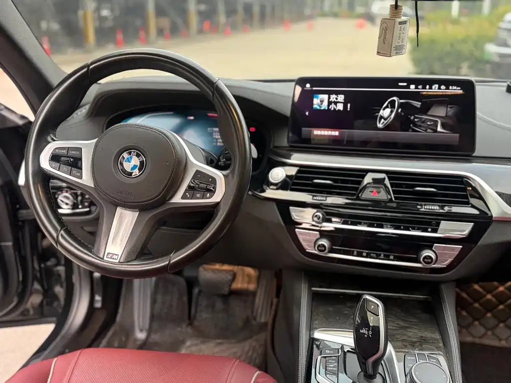 BMW 5 Series — миниатюра 7