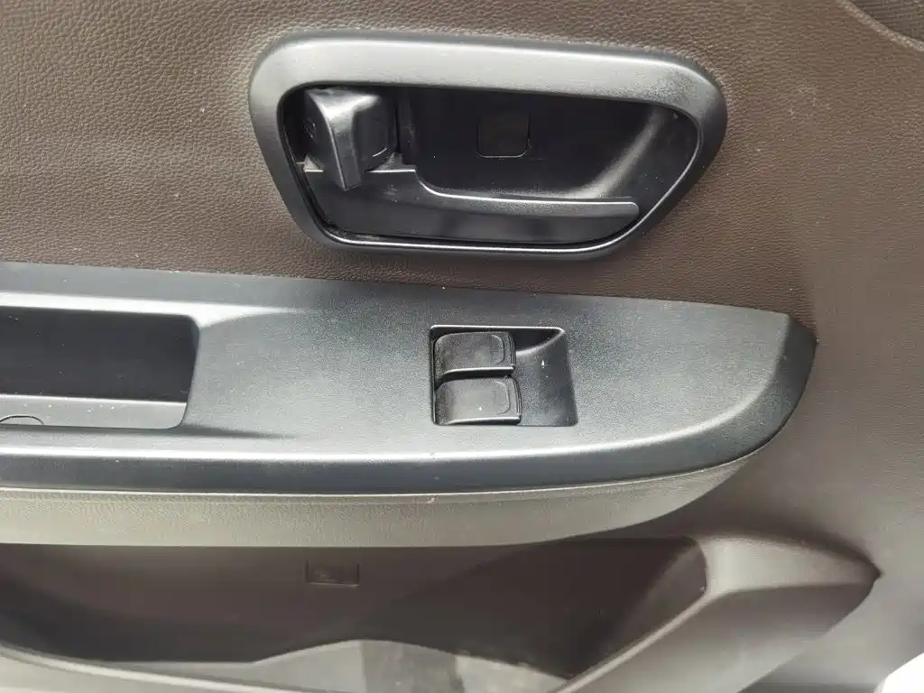 Wuling Hongguang V — миниатюра 9