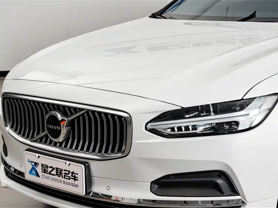 Volvo S90 2023 B5 Luxury
