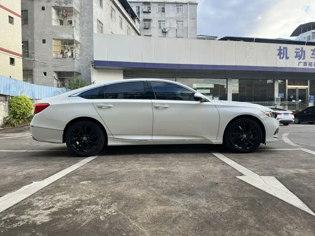 Honda Accord — миниатюра 7