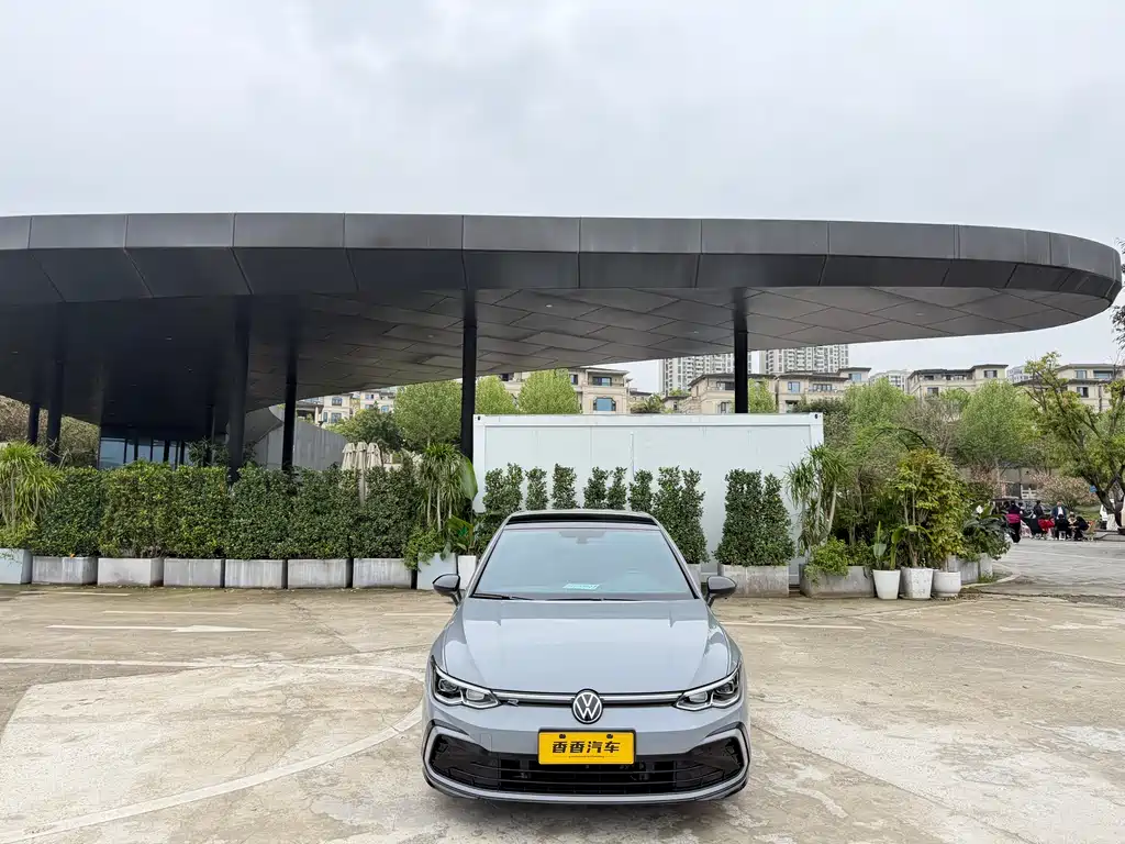 Volkswagen Golf 2023