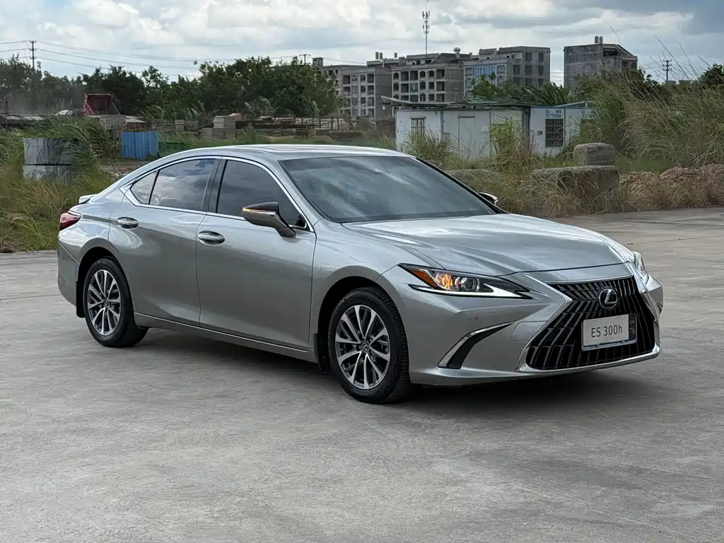 Lexus ES 2023