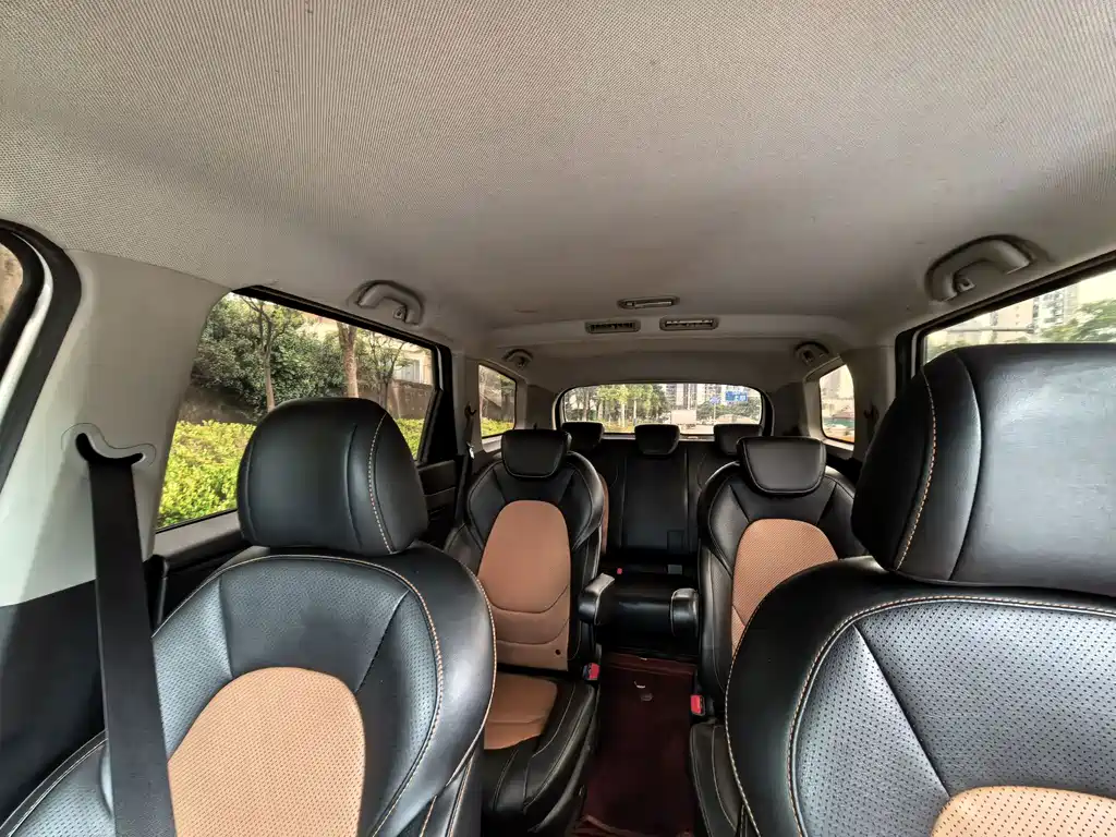 Wuling Hongguang S3 — миниатюра 9
