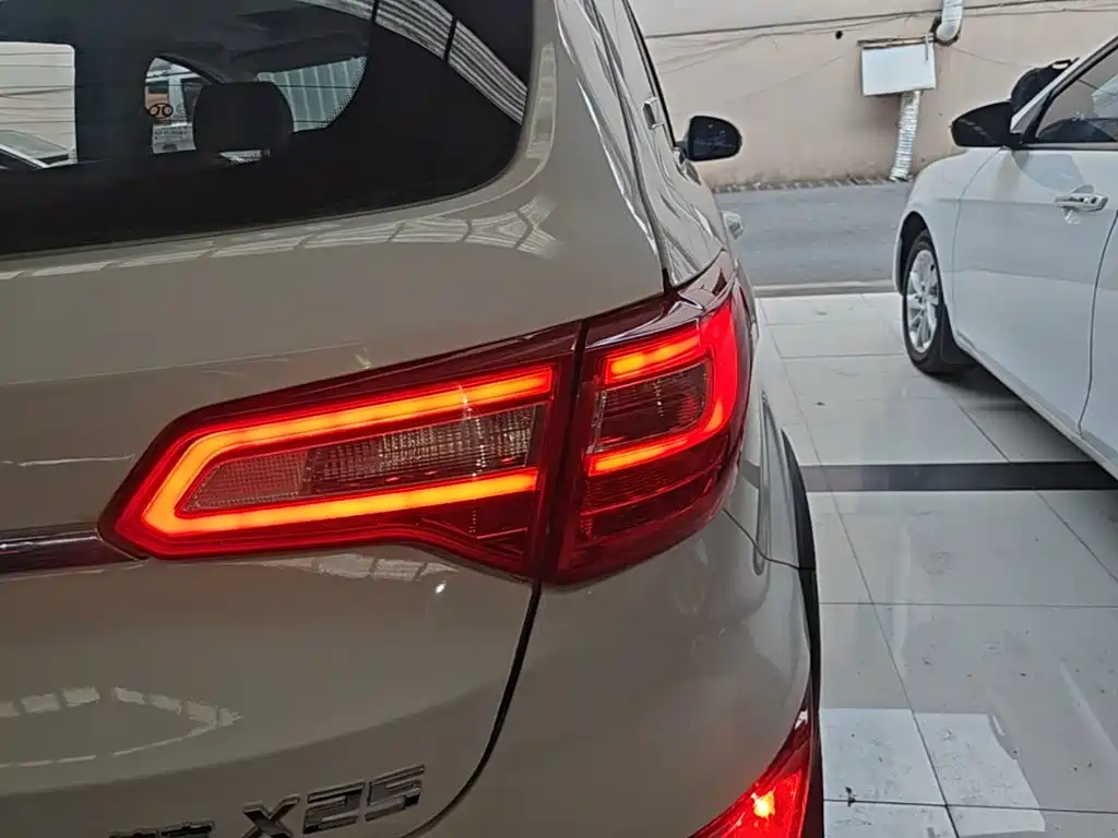BAIC Senova X25 — миниатюра 8