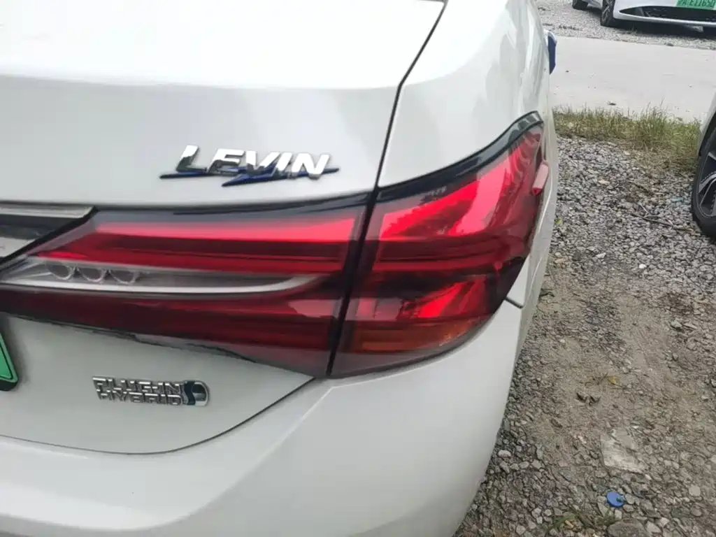 Toyota Levin Twin Engine E+ — миниатюра 8