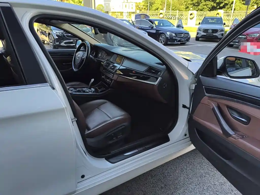 BMW 5 Series — миниатюра 18