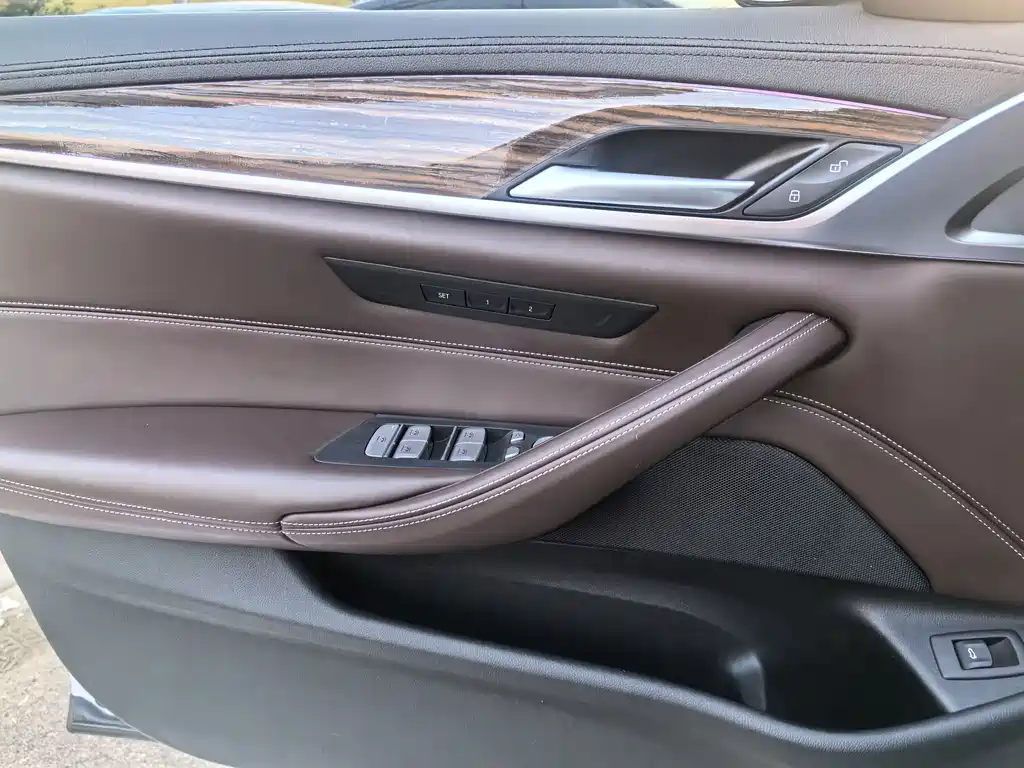 BMW 5 Series 530Li Leading Type Luxury Package, фото 18